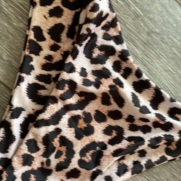 Bikini - Picture 3 of 3